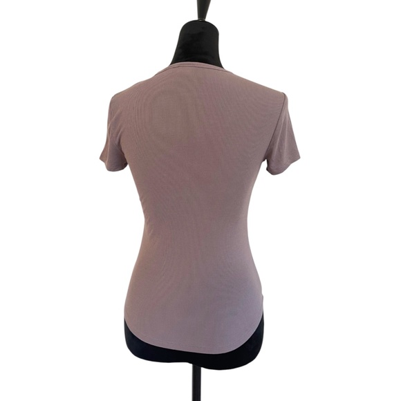 🍀3 for 35- Aritzia/Sunday Best ReRib Tee - Picture 2 of 2